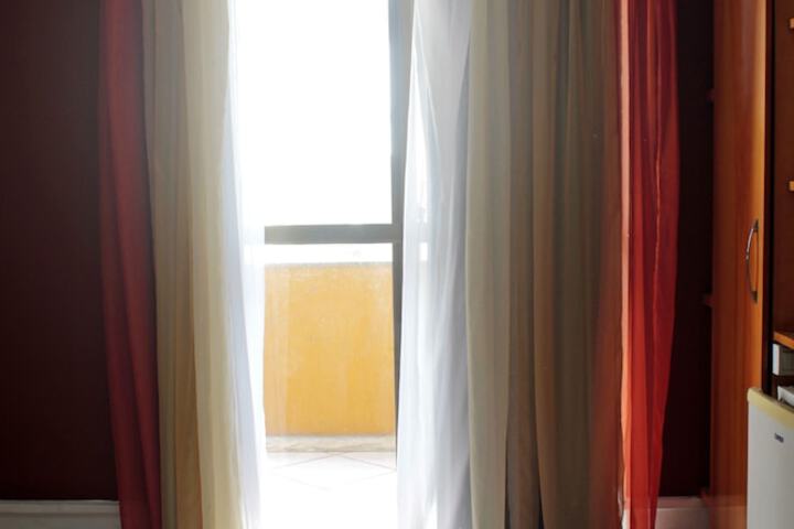 Room 10 of 40
