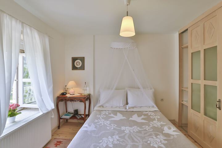Room 5 of 60