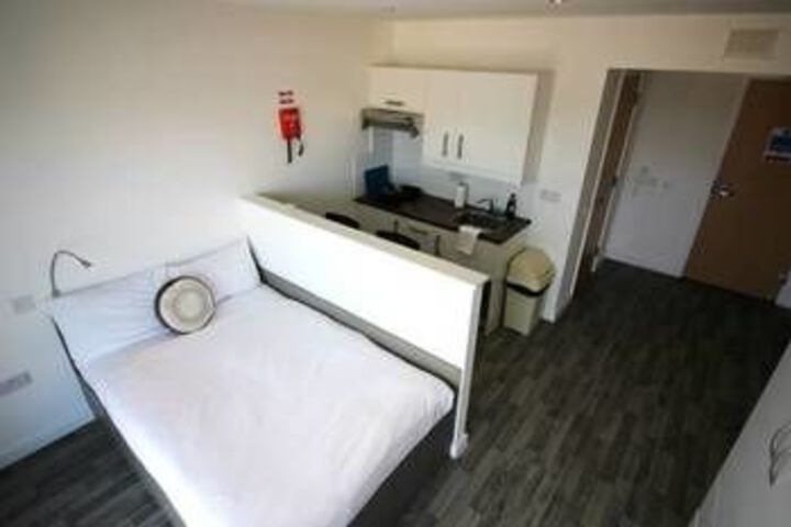 Room 10 of 34