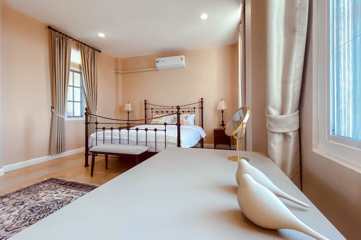 Room 26 of 137