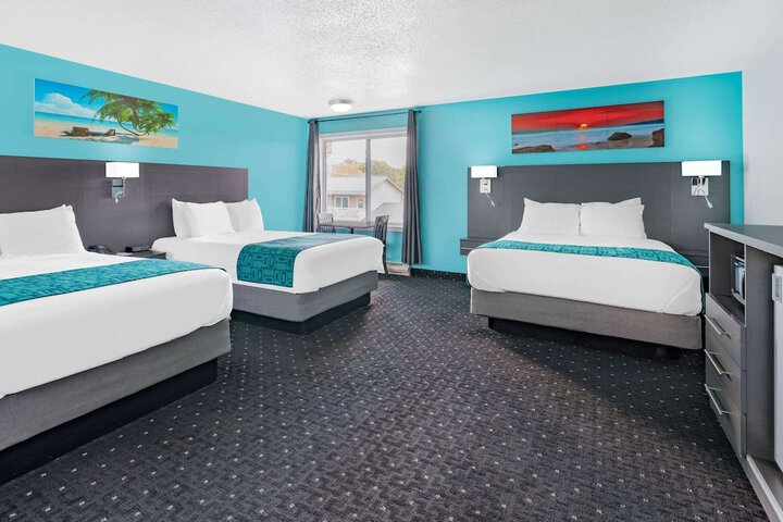 1 Queen Bed (23 of 25)