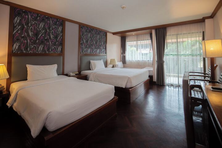 Room 35 of 98