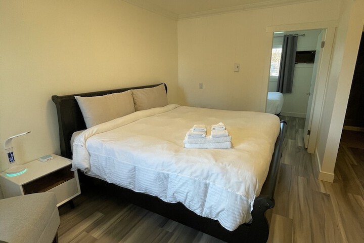 Room 32 of 94