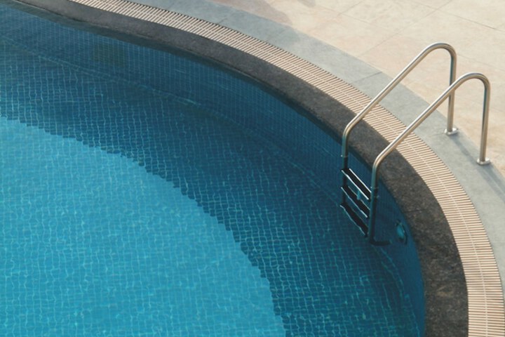 Hotel with Pool