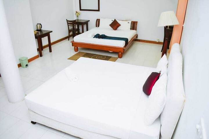 Room 9 of 29