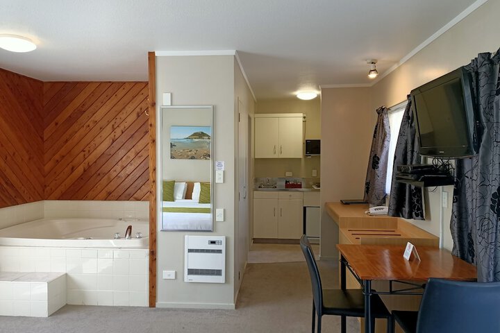 Room 44 of 95