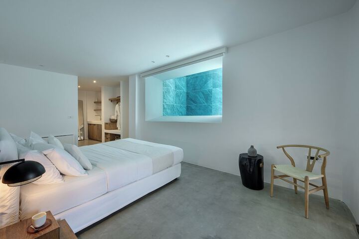 Room 43 of 151