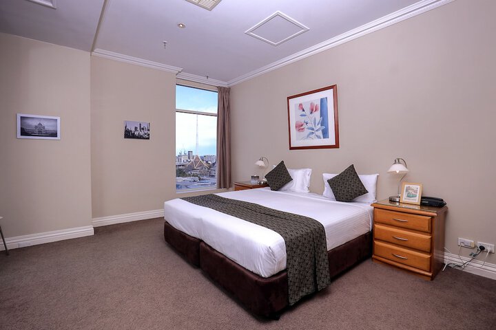 Room 8 of 68