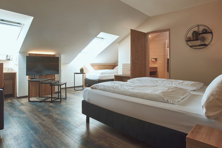 Room 26 of 142