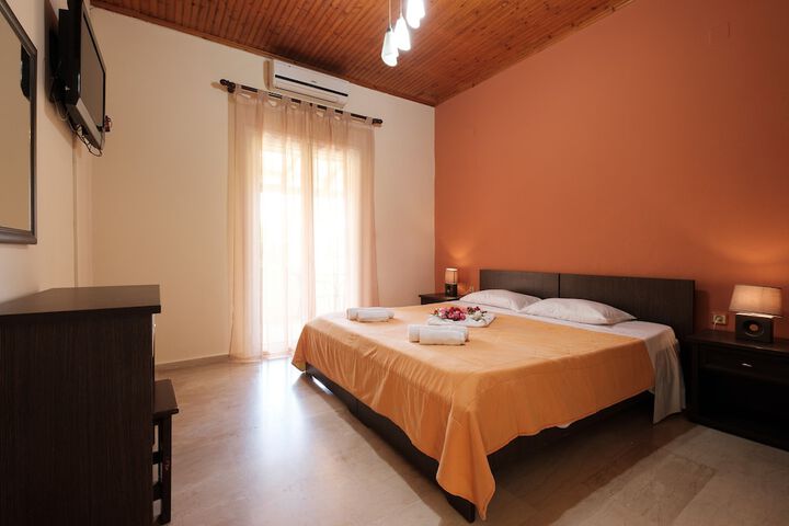 Room 6 of 36