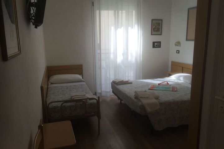 Room 8 of 31