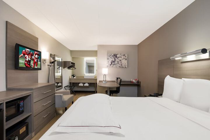Standard | King Bed (8 of 18)