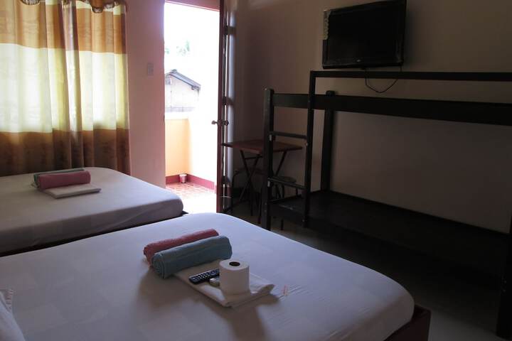 Room 10 of 36