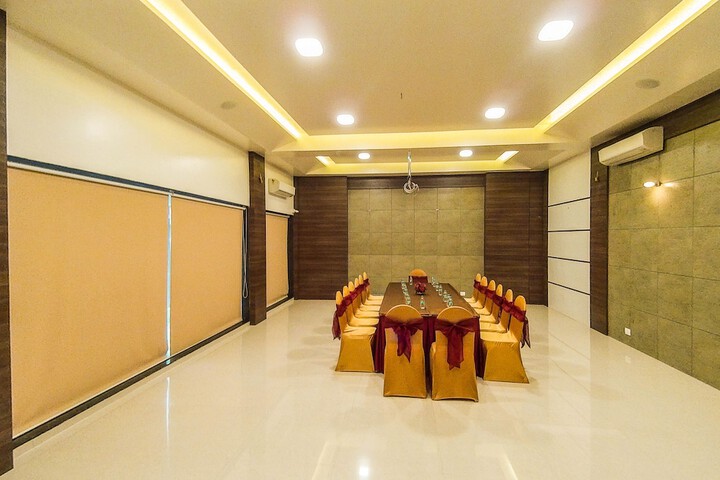 Business Center 31 of 39