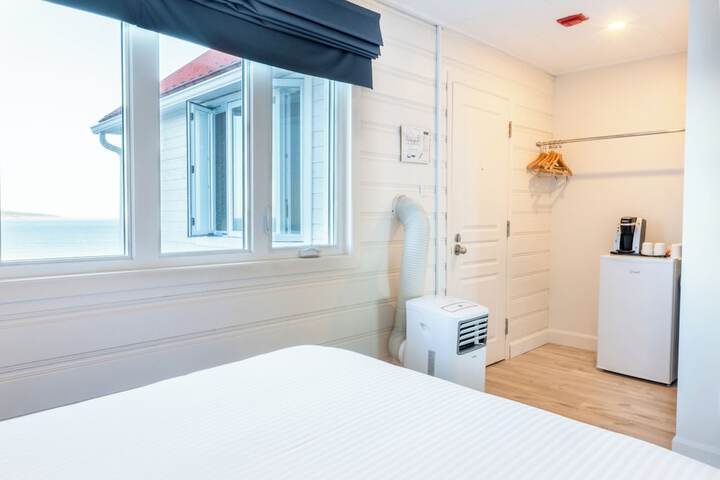 Room 53 of 165