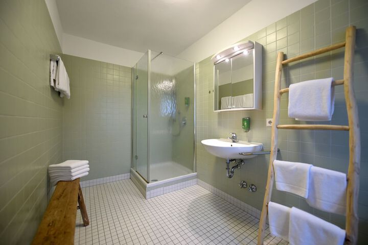Room 13 of 42