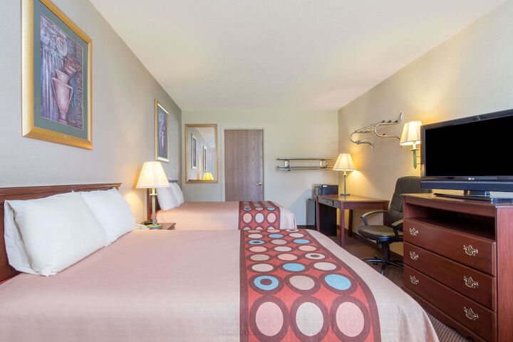 2 Double Beds (1 of 13)