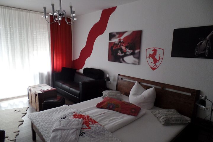 Room 8 of 43