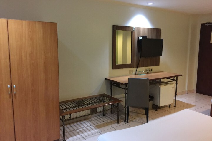 Room 6 of 69