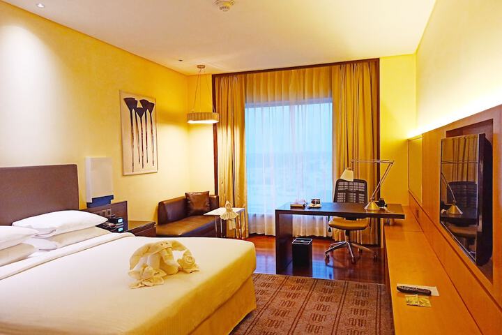 Room 9 of 63