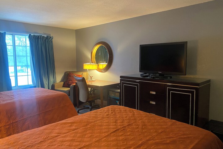2 Double Beds (5 of 6)