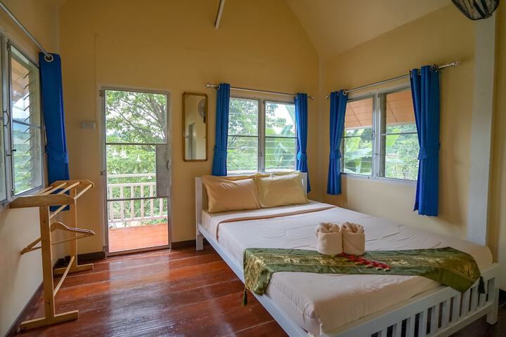 Room 7 of 77