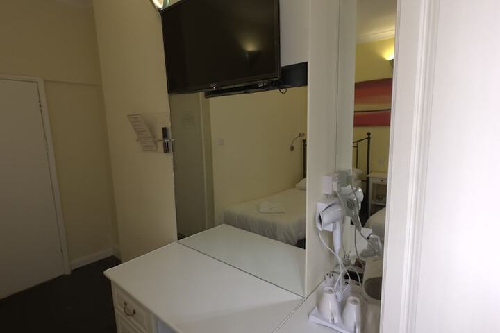 Room 65 of 113