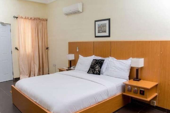Room 4 of 29