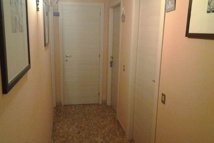 Ballroom/Hall 21 of 24