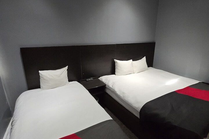 Room 22 of 37