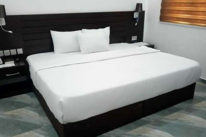 Room 7 of 23