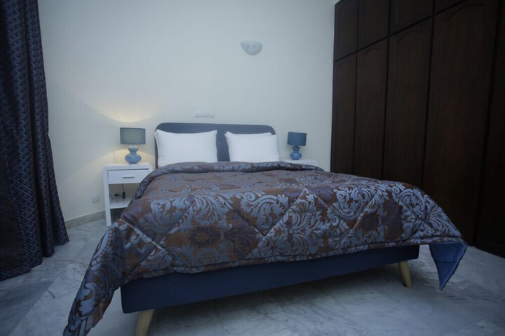 Room 27 of 61