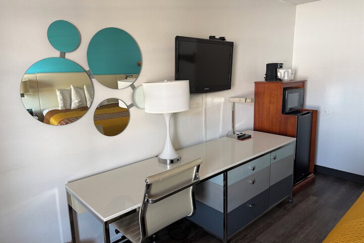 Room 5 of 13