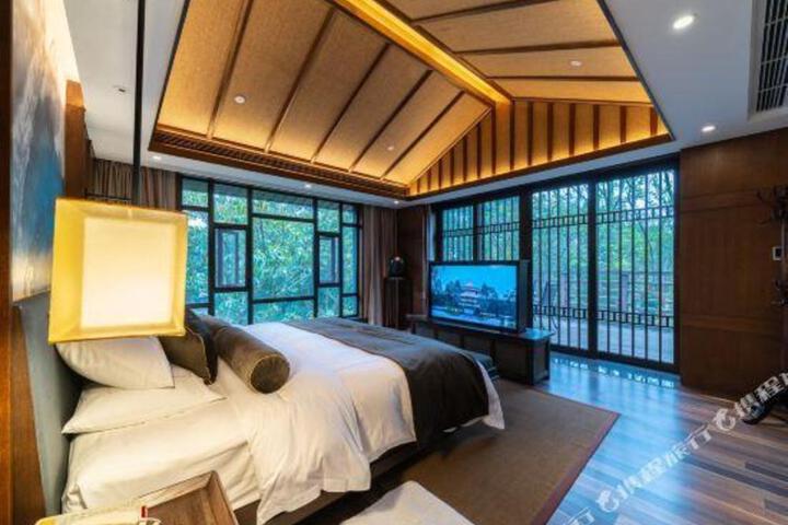 Yoga Hot Spring Hotel