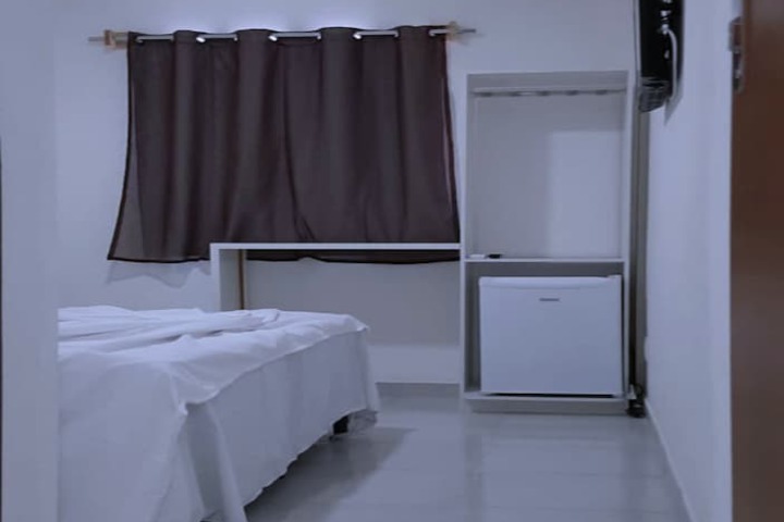 Room 8 of 65