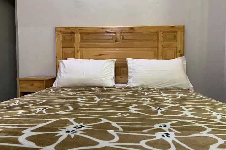 Room 12 of 28
