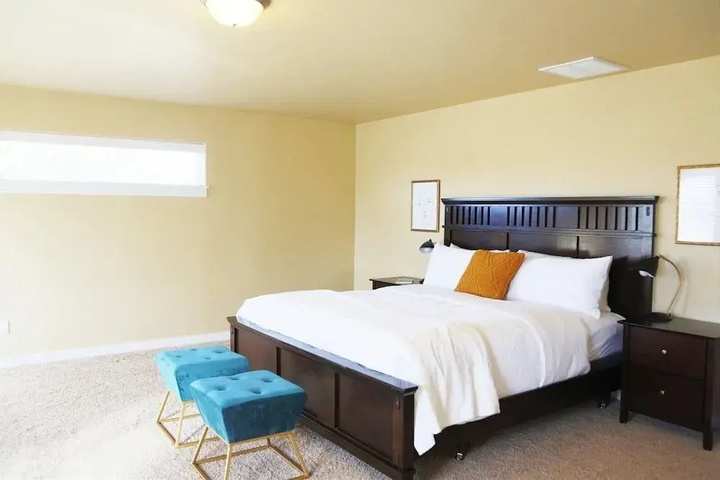 Room 5 of 14