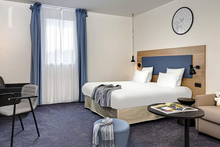 Room 28 of 103