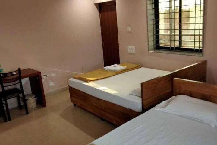 Room 15 of 28