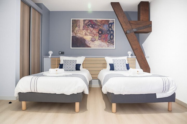 Room 4 of 6