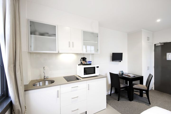 Room 9 of 32