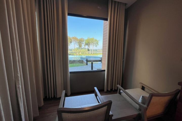 Room 42 of 95