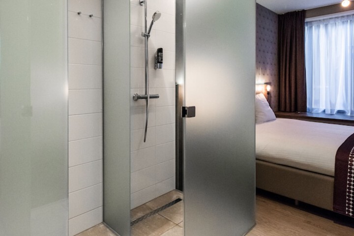 Room 43 of 58