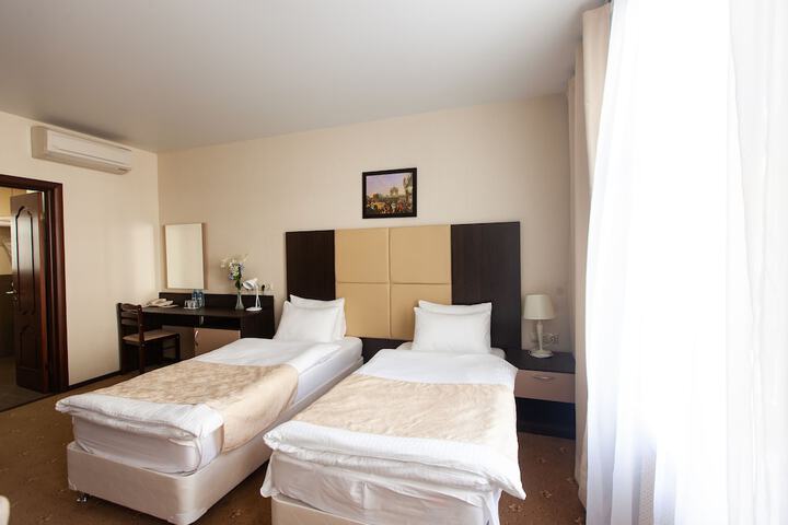 Room 9 of 46