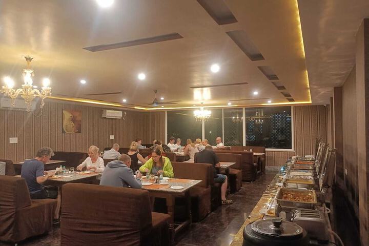 Dining 51 of 91