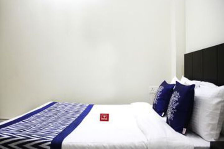 Room 9 of 25