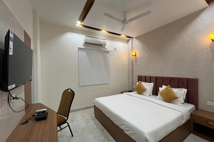 Room 16 of 46