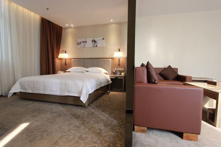 Room 30 of 92