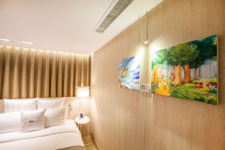 Room 19 of 59