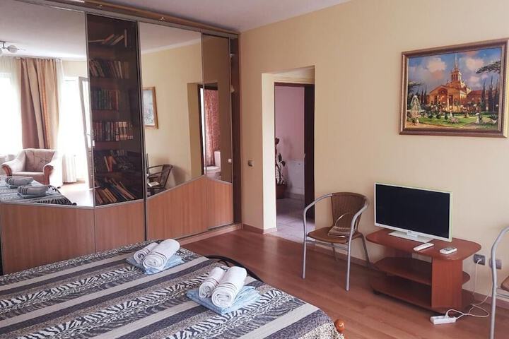 Room 9 of 26